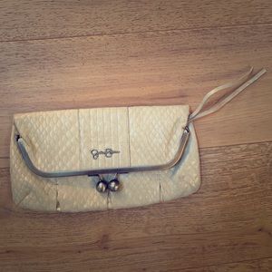 Jessica Simpson clutch